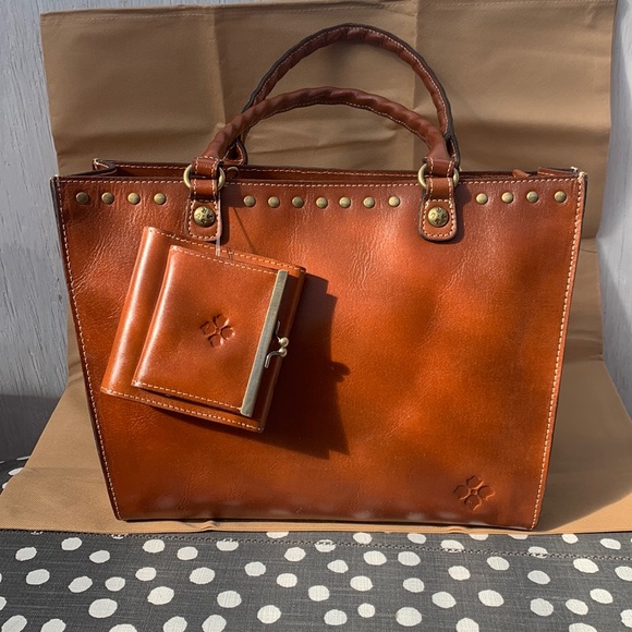 Patricia Nash Handbags - Patricia Nash Tote & Wallet Zancona Reiti Bundle Tan Large Shoulder Bag Purse